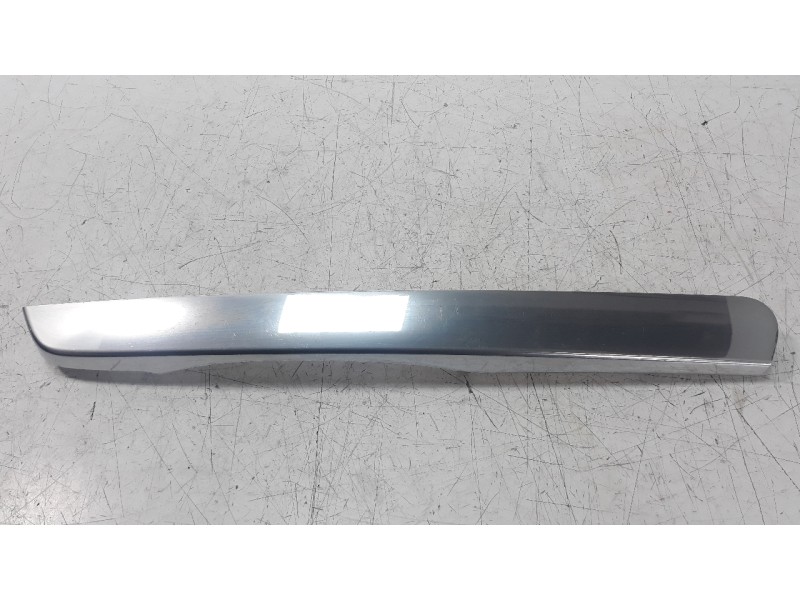 Recambio de moldura para land rover range rover sport 3.0 td v6 cat referencia OEM IAM RHAH3226656  