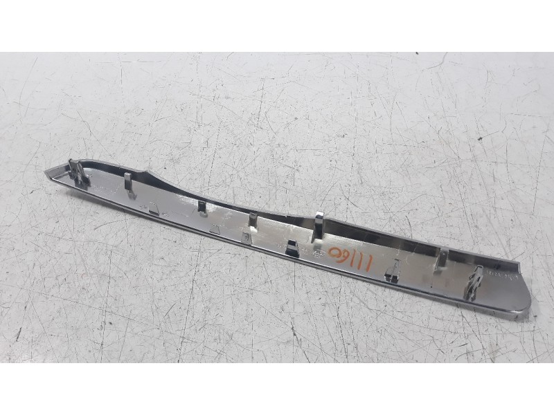 Recambio de moldura para land rover range rover sport 3.0 td v6 cat referencia OEM IAM RHAH3226656  