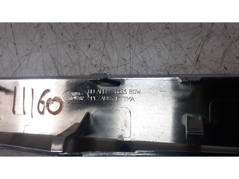 Recambio de moldura para land rover range rover sport 3.0 td v6 cat referencia OEM IAM RHAH3226656  