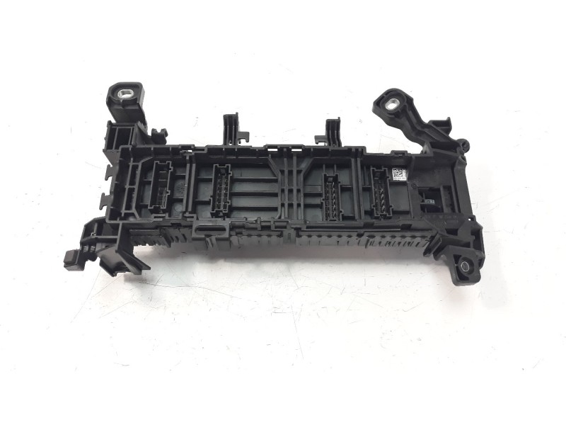 Recambio de caja reles / fusibles para mercedes-benz clase cla (w117) cla 180 (117.342) referencia OEM IAM A2465402714  