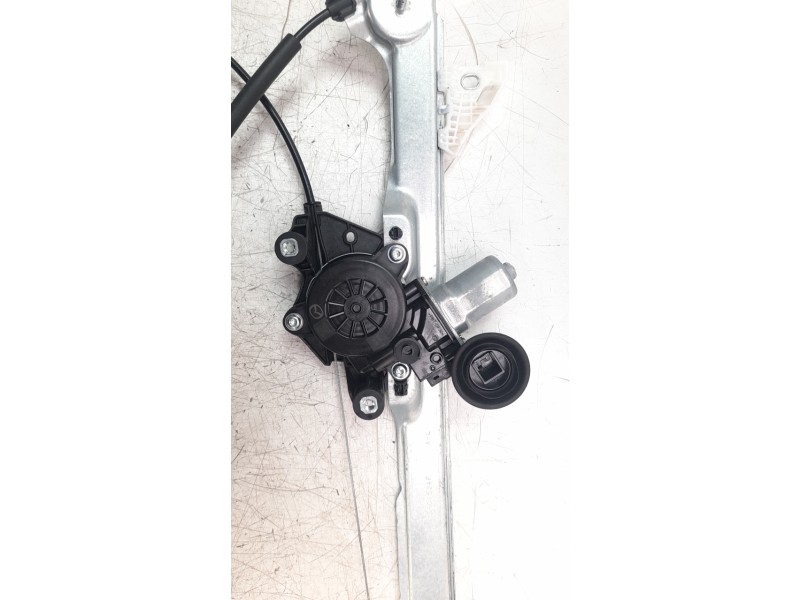 Recambio de elevalunas delantero izquierdo para mazda 3 berlina (bp) evolution referencia OEM IAM BCJH59590A  