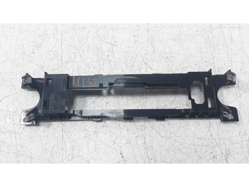 Recambio de moldura para land rover range rover sport 3.0 td v6 cat referencia OEM IAM AH32044A96A  