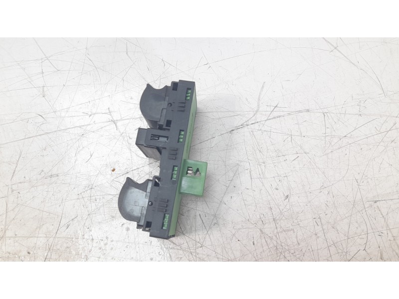 Recambio de mando elevalunas delantero izquierdo para fiat tipo ii (356) sedan 1.6 jtdm 16v referencia OEM IAM 7356323520  