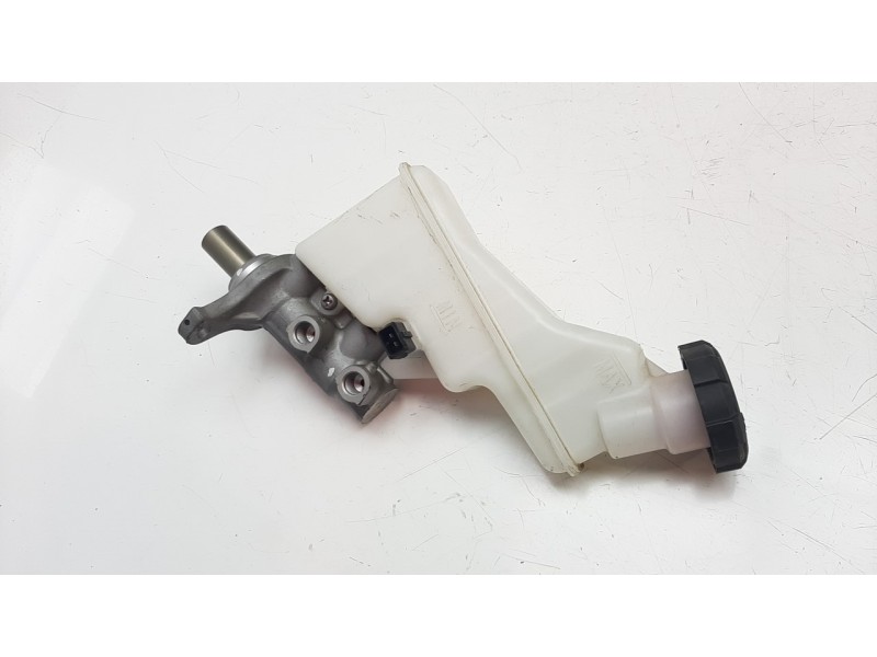 Recambio de bomba freno para kia stonic (ybcuv) 1.2 cat referencia OEM IAM 58510H8210  