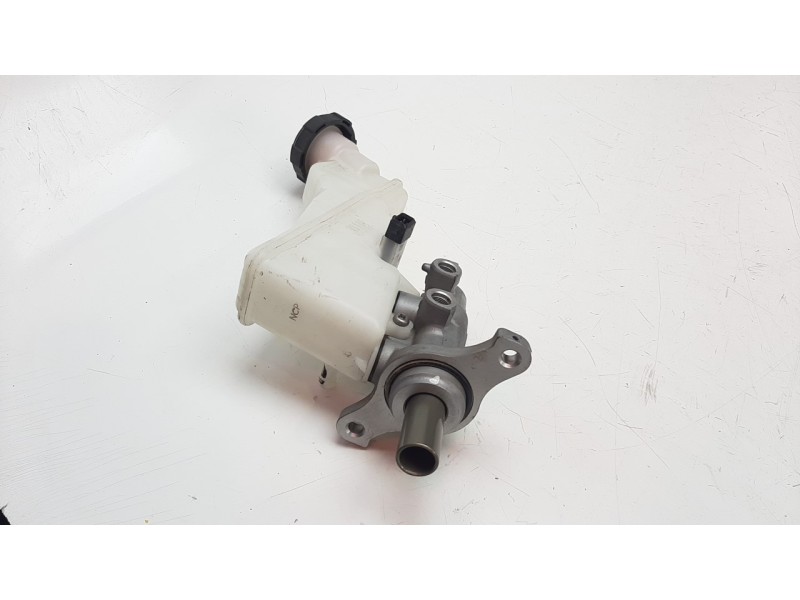 Recambio de bomba freno para kia stonic (ybcuv) 1.2 cat referencia OEM IAM 58510H8210  