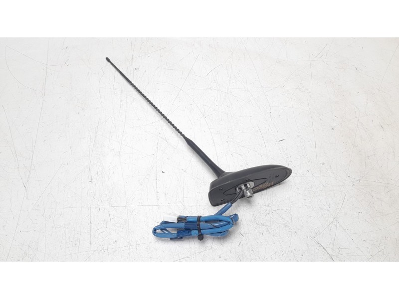 Recambio de antena para toyota prius+ advance referencia OEM IAM 863C047030  