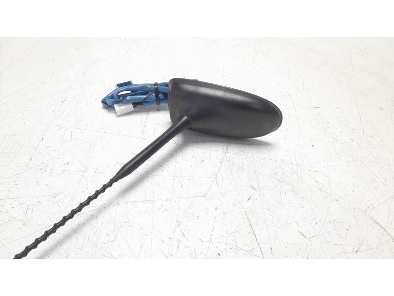 Recambio de antena para toyota prius+ advance referencia OEM IAM 863C047030  