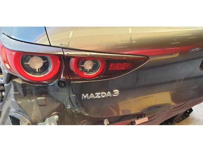 Recambio de piloto trasero izquierdo interior para mazda 3 berlina (bp) evolution referencia OEM IAM BCKC513G0  