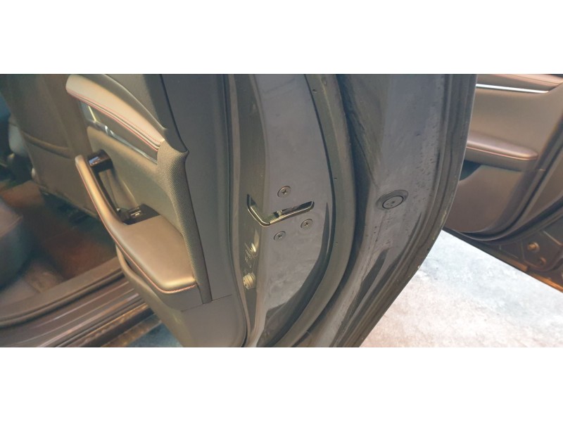 Recambio de cerradura puerta trasera derecha para mazda 3 berlina (bp) evolution referencia OEM IAM BDMC72310B  