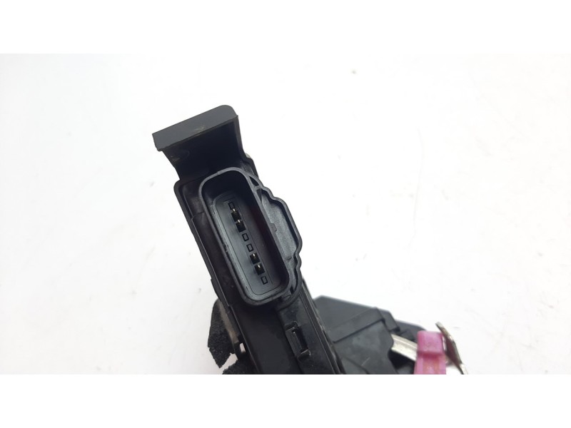 Recambio de cerradura puerta trasera izquierda para kia stonic (ybcuv) 1.2 cat referencia OEM IAM 81410H8010ICV  