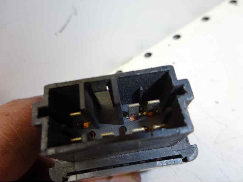 Recambio de mando elevalunas trasero izquierdo para peugeot 307 break/sw (s2) sw referencia OEM IAM   