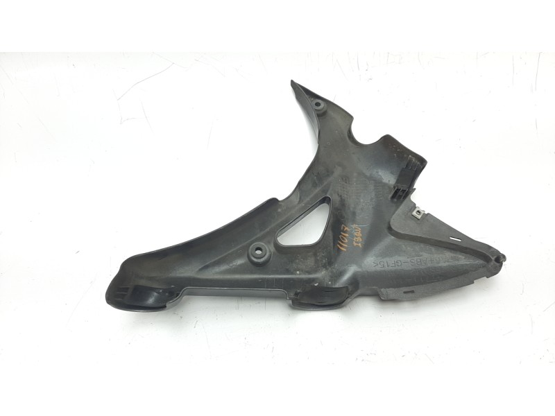 Recambio de moldura para suzuki gladius 650 referencia OEM IAM 477144H  