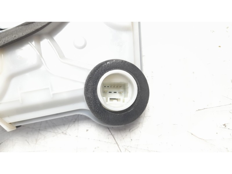 Recambio de cerradura puerta delantera izquierda para toyota prius+ advance referencia OEM IAM 6904053140  