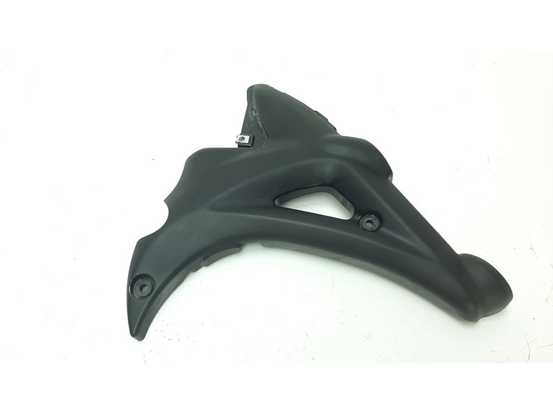 Recambio de moldura para suzuki gladius 650 referencia OEM IAM 4761144H  