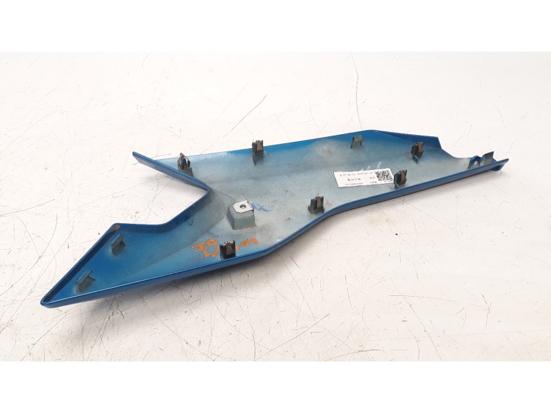 Recambio de moldura para bmw c 400 referencia OEM IAM 46638558589 8404657 