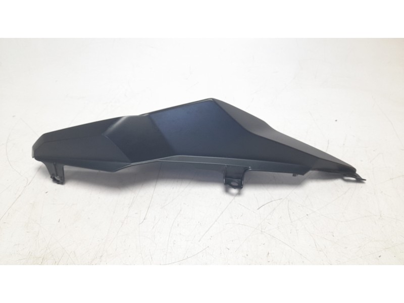 Recambio de moldura para honda cb 650r cb 650r referencia OEM IAM 77241MKYD500  
