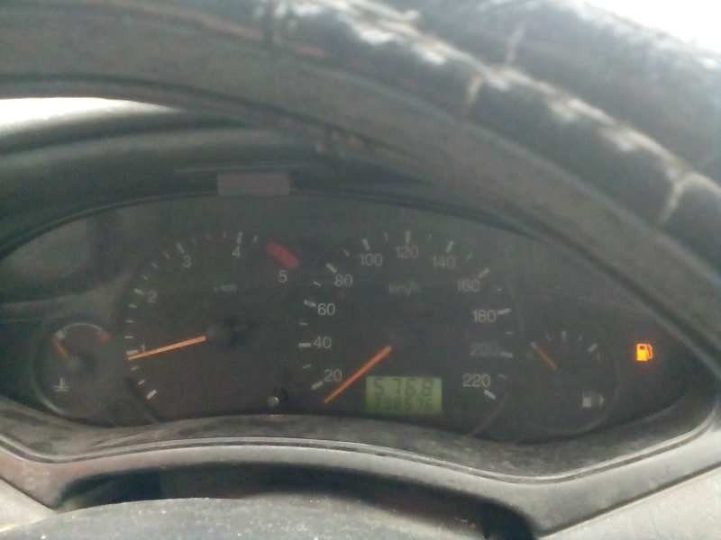 ford focus berlina (cak) del año 2004