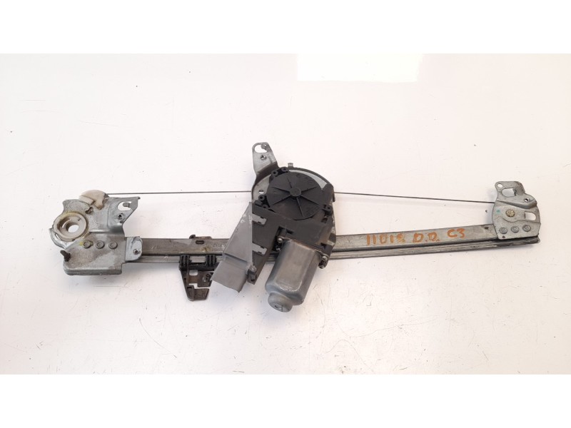 Recambio de elevalunas delantero derecho para citroen c3 1.4 hdi referencia OEM IAM 9222AP 106072417 111330
