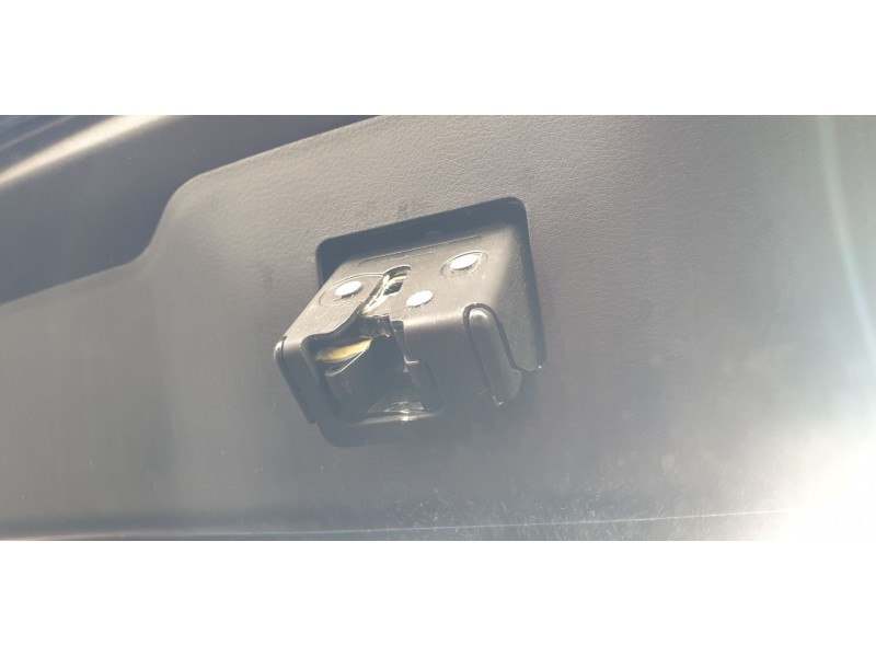 Recambio de cerradura maletero / porton para mazda 3 berlina (bp) evolution referencia OEM IAM BDMT62310  