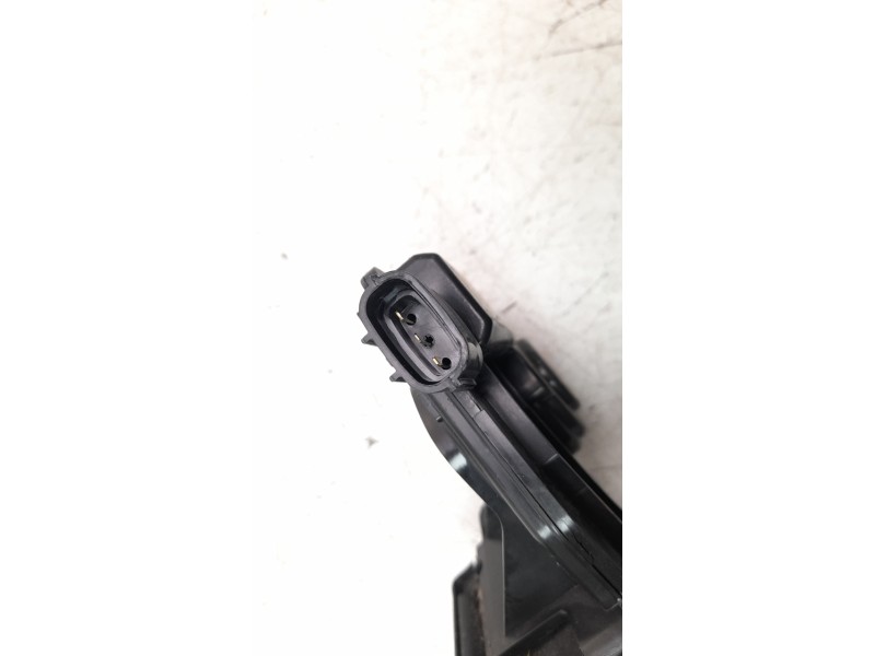 Recambio de cerradura maletero / porton para toyota prius+ advance referencia OEM IAM 6935028151  
