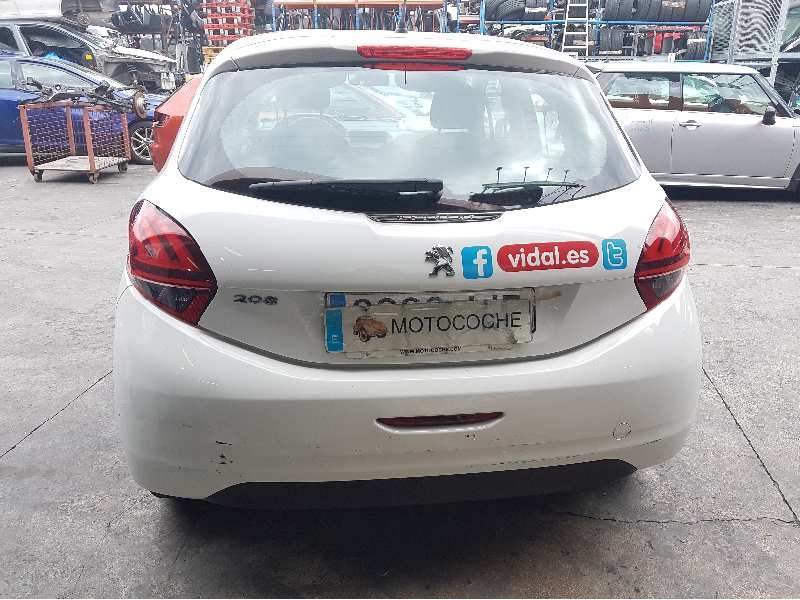 peugeot 208 del año 2015