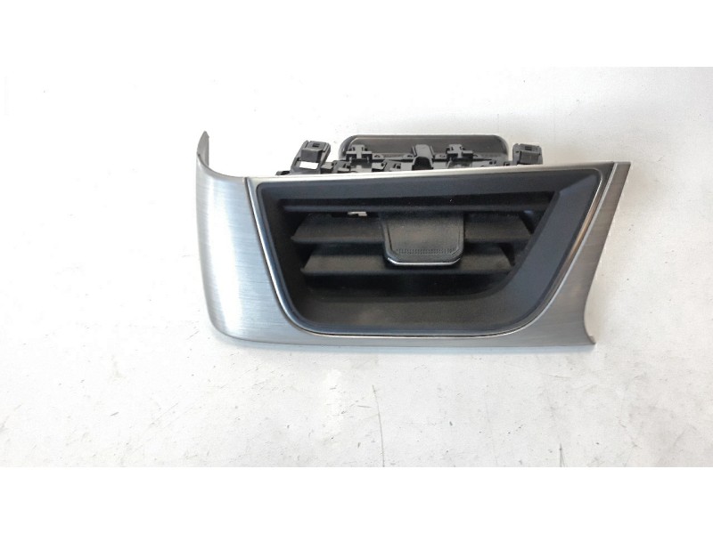Recambio de aireador izquierdo para renault captur ii 1.0 tce referencia OEM IAM 687610280R  