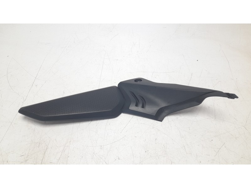 Recambio de moldura para honda cb 650r cb 650r referencia OEM IAM 83511MKYD500  