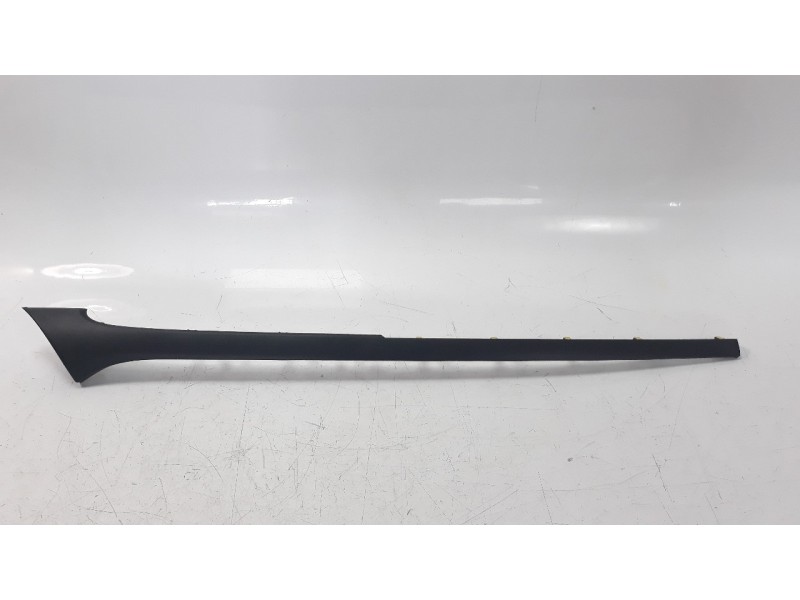 Recambio de moldura para toyota hilux (kun) referencia OEM IAM 55474KK110  