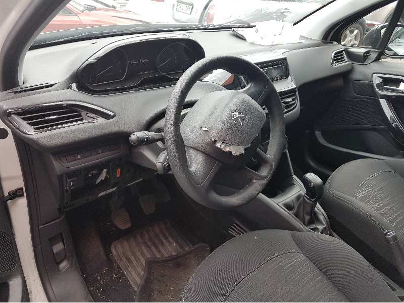 peugeot 208 del año 2015