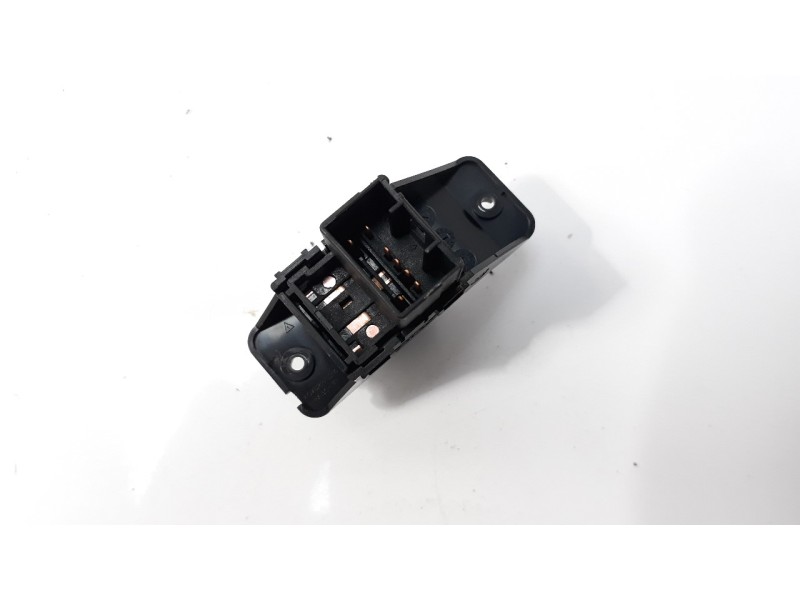 Recambio de mando elevalunas trasero derecho para kia stonic (ybcuv) 1.2 cat referencia OEM IAM 93590H8000WK  