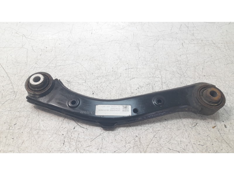 Recambio de brazo suspension superior trasero derecho para kia sportage business 2wd referencia OEM IAM 55100D3050  