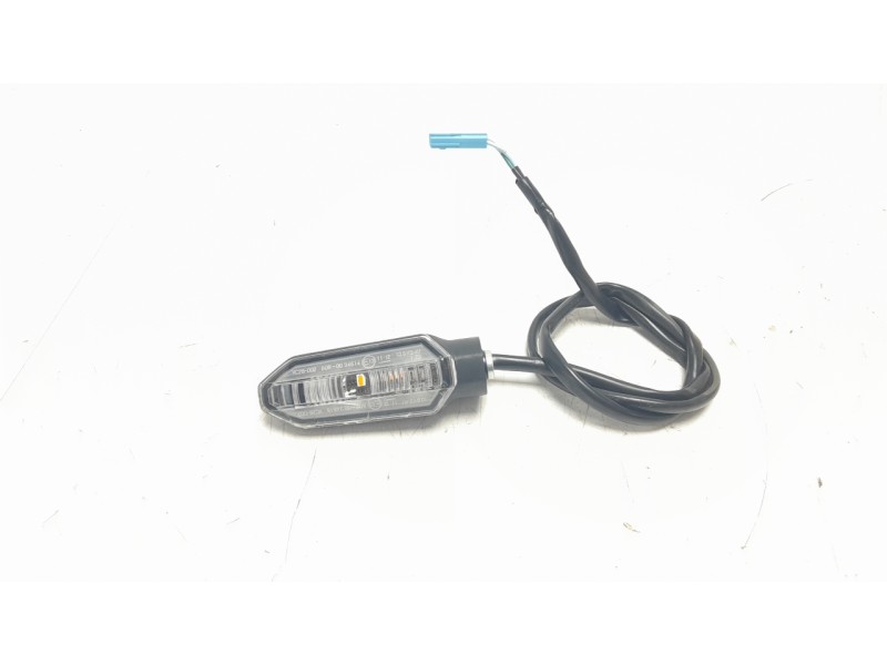 Recambio de piloto trasero derecho para honda cb 650r cb 650r referencia OEM IAM 33600MKYD51  