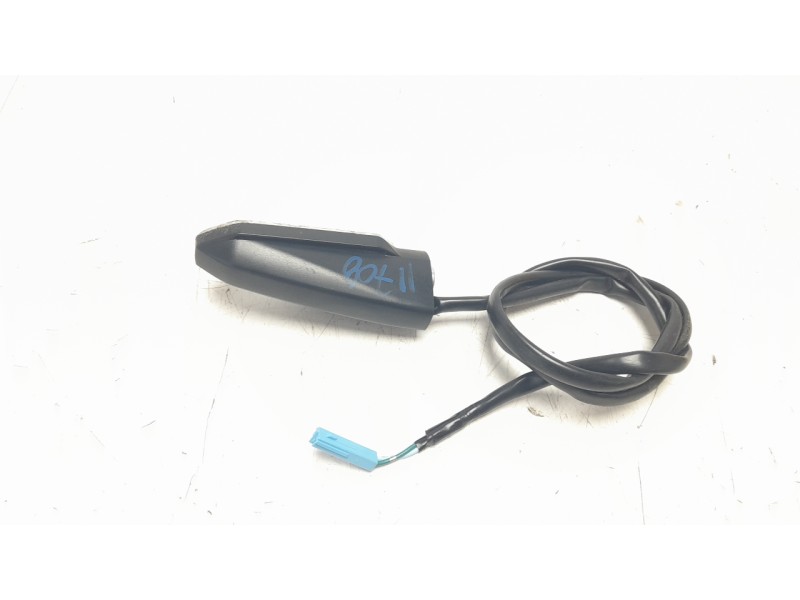 Recambio de piloto trasero derecho para honda cb 650r cb 650r referencia OEM IAM 33600MKYD51  