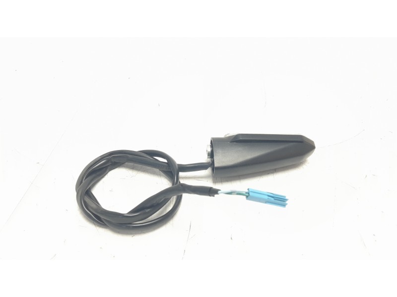 Recambio de piloto trasero derecho para honda cb 650r cb 650r referencia OEM IAM 33600MKYD51  