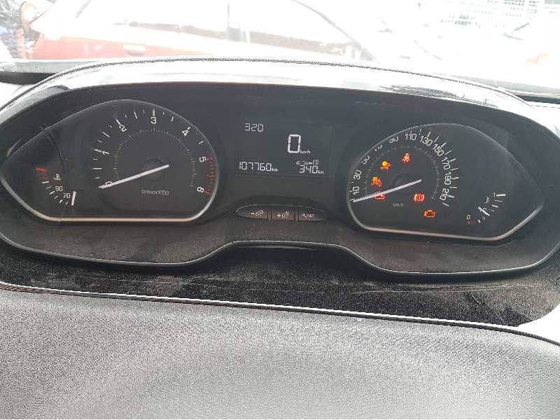 peugeot 208 del año 2015