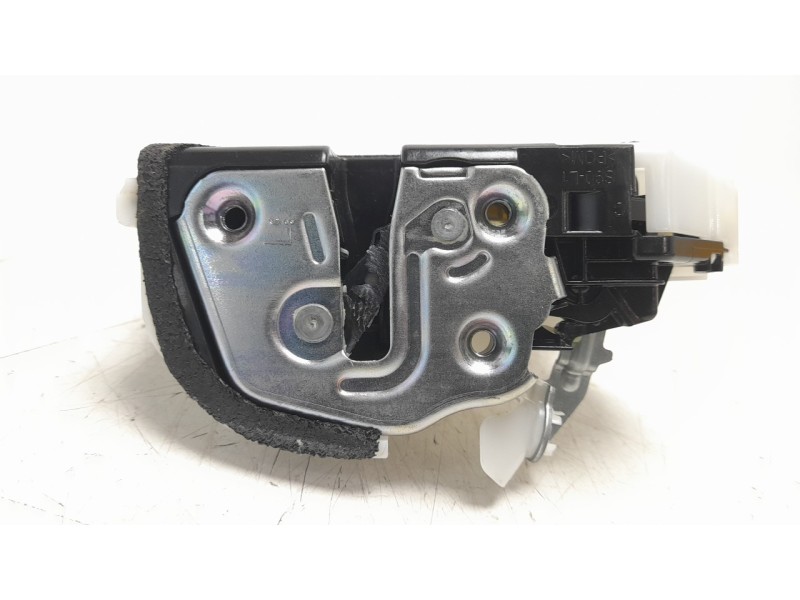 Recambio de cerradura puerta trasera izquierda para mazda 3 berlina (bp) evolution referencia OEM IAM BDMC73310B  