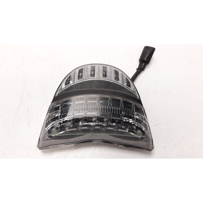 Recambio de piloto trasero central para honda cbr 900rr/cbr 1000rr/cbr 1100 xx fireblade   (sc50) referencia OEM IAM 19113MB1870