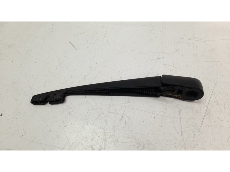 Recambio de brazo limpia trasero para mitsubishi outlander (gf0) phev kaiteki 4wd referencia OEM IAM 8253A129  