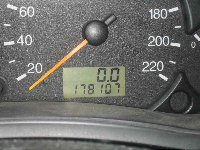 ford focus berlina (cak) del año 1998