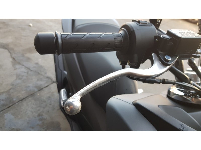 Recambio de maneta exterior delantera derecha para honda pcx 125 referencia OEM IAM 53175KWN901  