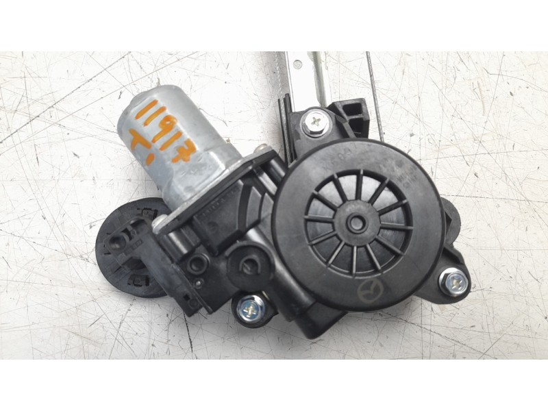 Recambio de elevalunas trasero izquierdo para mazda 3 berlina (bp) evolution referencia OEM IAM BCJH73590A  