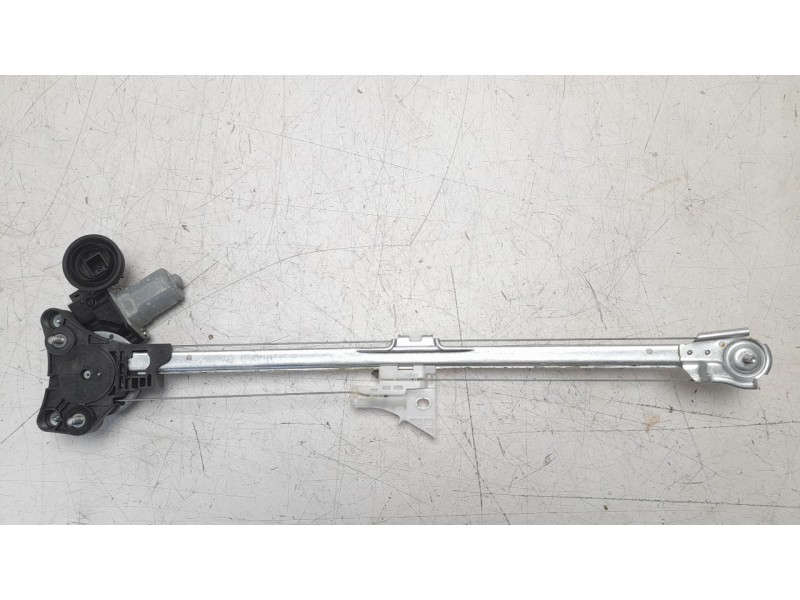 Recambio de elevalunas trasero derecho para mazda 3 berlina (bp) evolution referencia OEM IAM BCJH72590A  