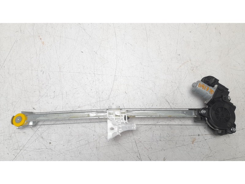 Recambio de elevalunas trasero derecho para mazda 3 berlina (bp) evolution referencia OEM IAM BCJH72590A  