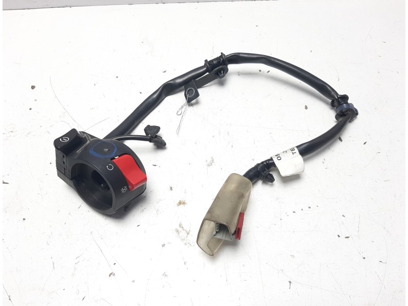 Recambio de piña luces derecha para honda cb 650r cb 650r referencia OEM IAM 35130MKND11  