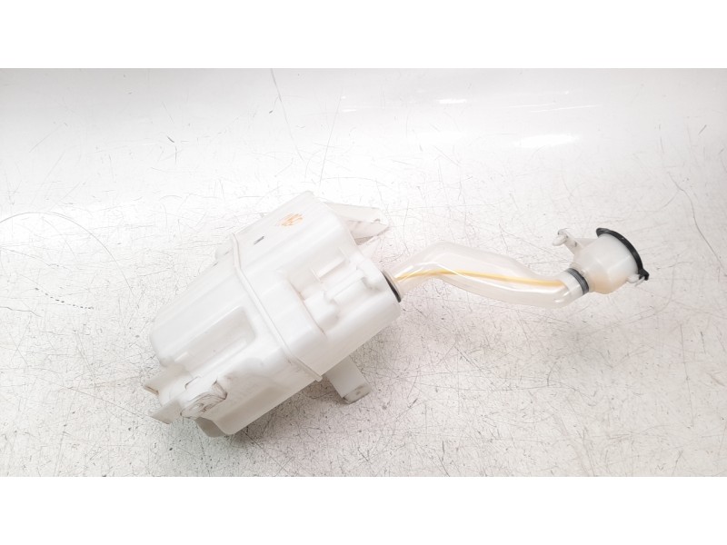 Recambio de deposito limpia para toyota prius+ advance referencia OEM IAM 060851552  