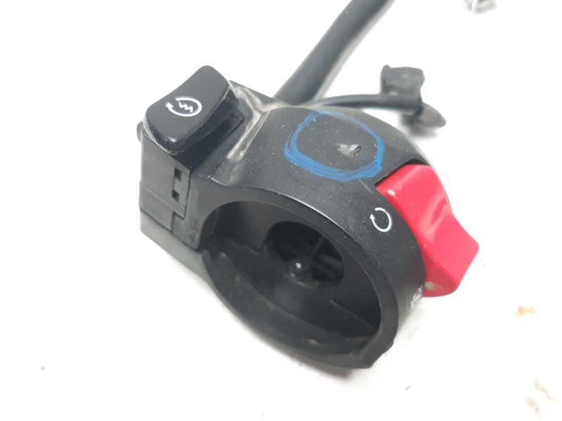 Recambio de piña luces derecha para honda cb 650r cb 650r referencia OEM IAM 35130MKND11  