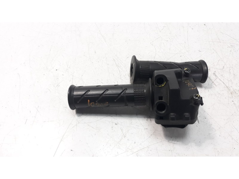 Recambio de piña luces derecha para honda pcx 125 referencia OEM IAM 35165K35J01  