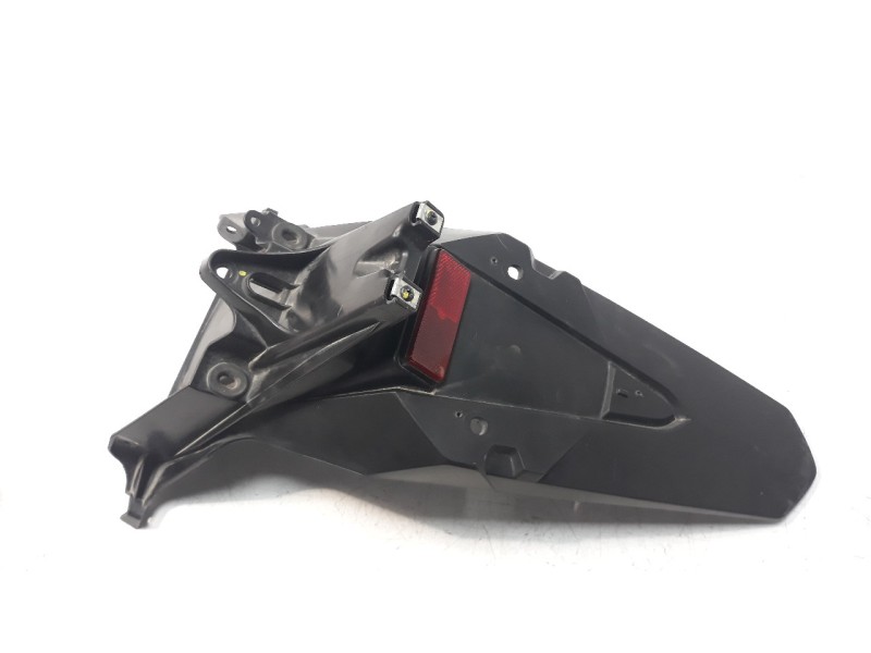 Recambio de portamatriculas para honda pcx 125 referencia OEM IAM 33601KWN701  