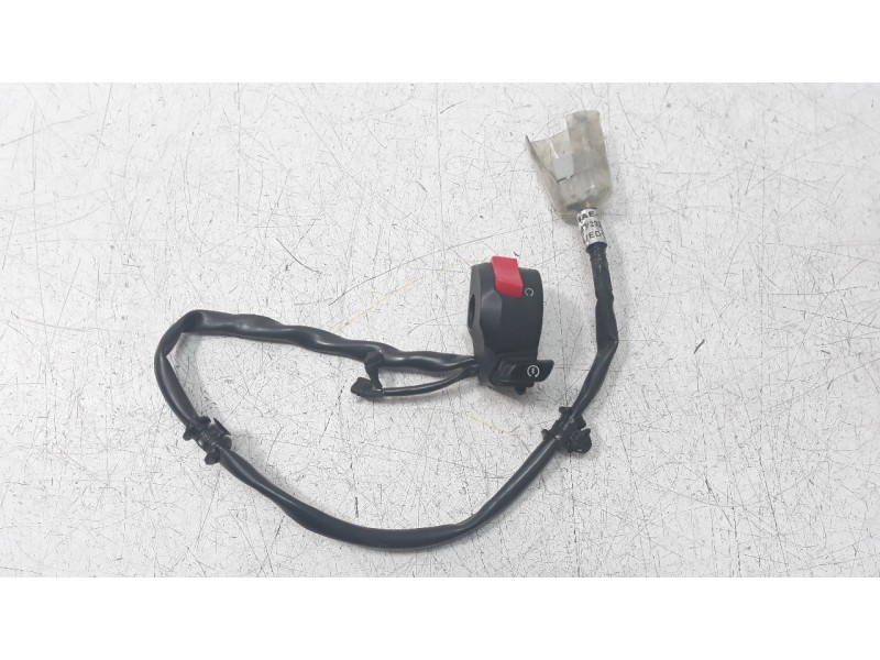 Recambio de piña luces derecha para honda cb 650r cb 650r referencia OEM IAM 35130MKND11  