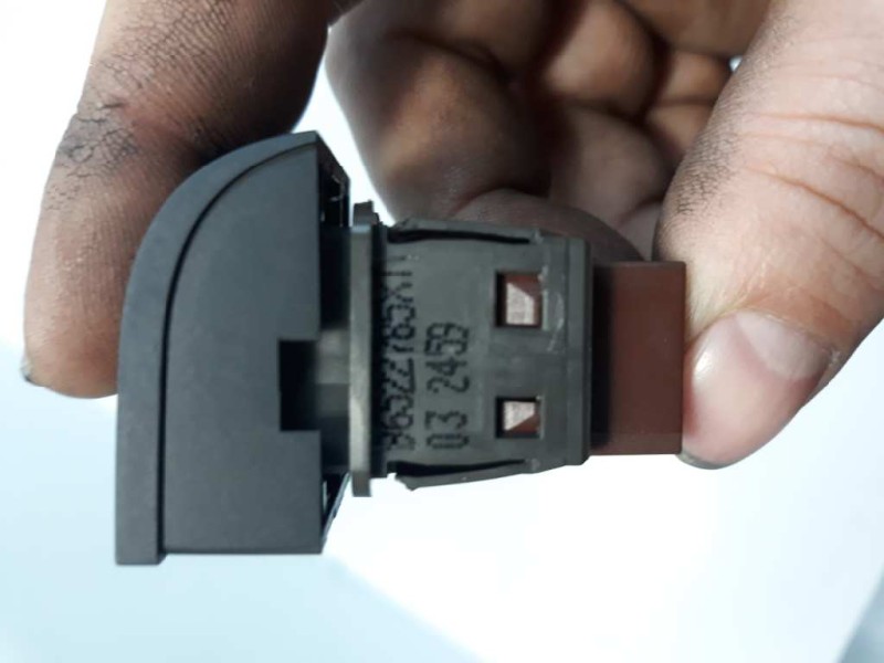 Recambio de interruptor para peugeot 207 sport referencia OEM IAM 96522785XT  